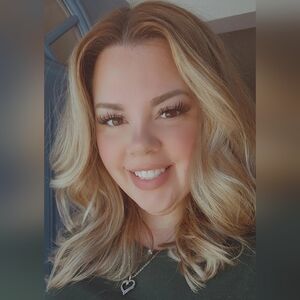 WHO IS READY FOR A POP UP SHARE SHOW?!  👀🔥✅️🍬🥰